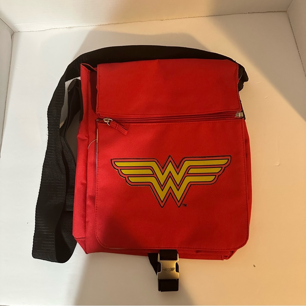 Wonder Woman crossbody bag
